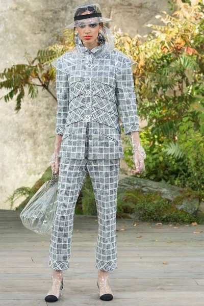 Look 34